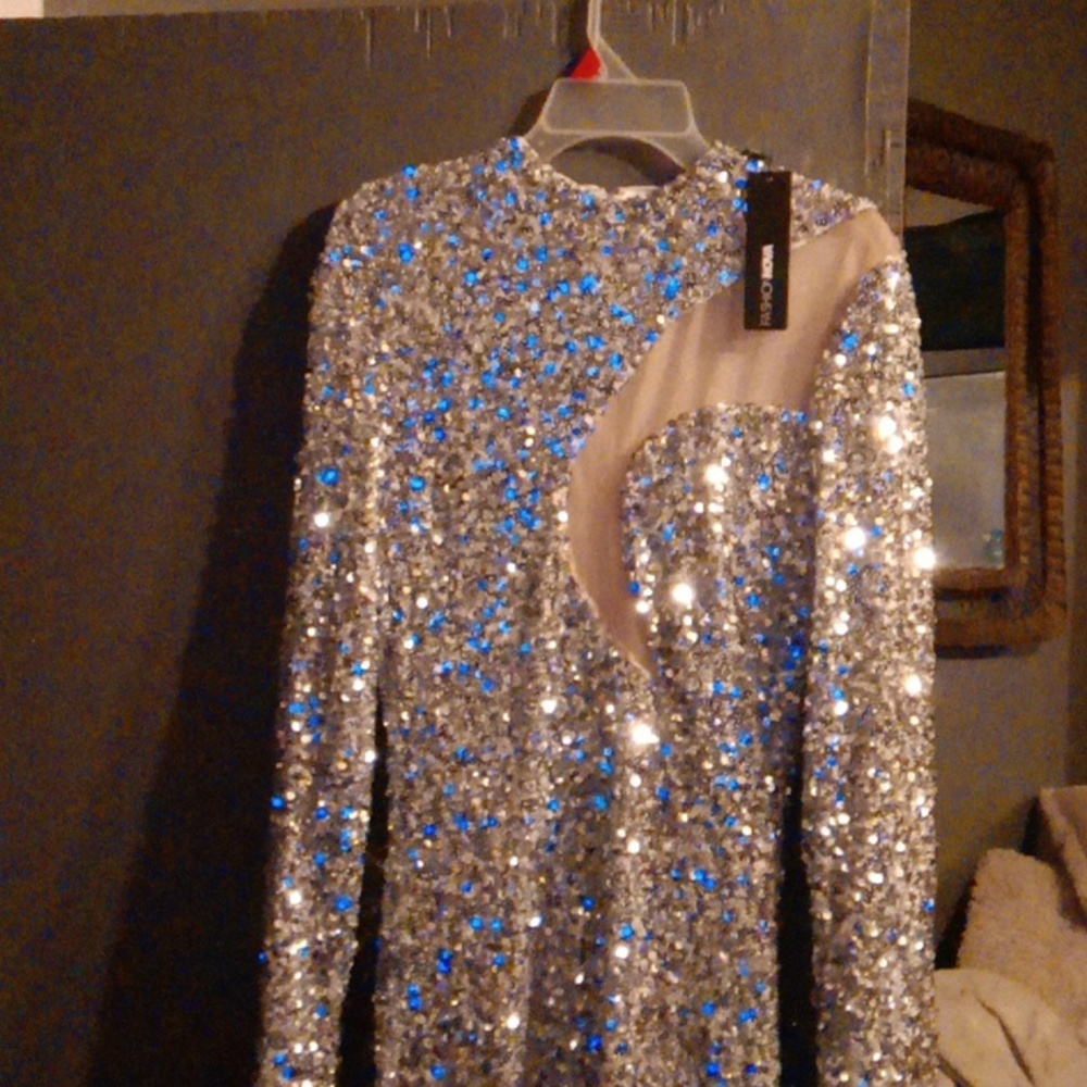 Sequin long sleeve body dress